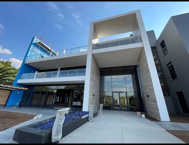 2,173M² OFFICE TO LET IN BRYANSTON